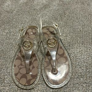 NICOLLE SANDAL COACH Size 8
CLEAR
COACH STYLE # C2802 - NEVER WORN